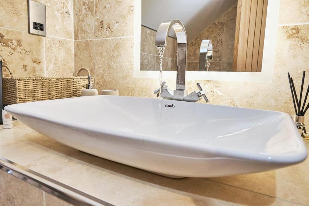 The Chase, Luxury Hot Tub Retreat, Pets Welcomed Dipton Buitenkant foto